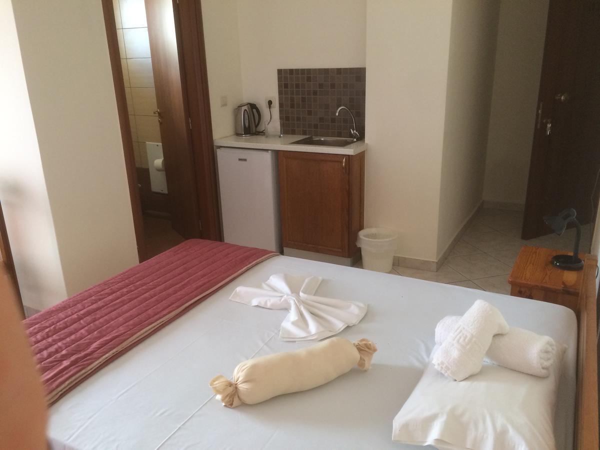 Molos Beach Rooms Kíssamos Buitenkant foto